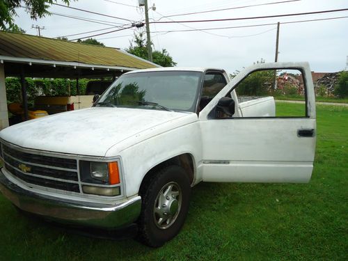 1988 chevrolet c2500 cheyenne standard cab pickup 2-door 5.7l