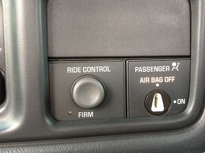 LS 5.3L CD Bed Mat Power Seat Dual Air Bags ABS Anti-Lock Brakes Keyless Entry, image 47