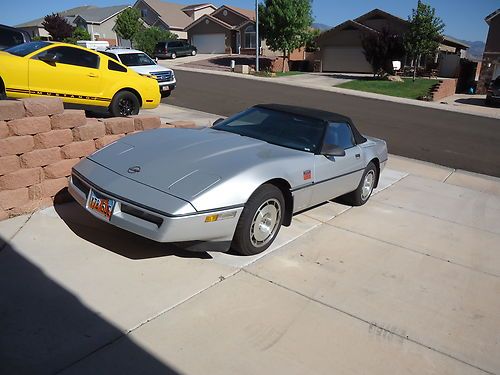 1986 chevrolet corvette indianapolis 500 pace car convertible 2-door 5.7l