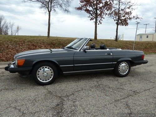 Beautiful 1988 560sl roadster with maintenance history!  runs and drives great!