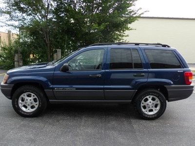 Very clean 4x4 sun roof low miles