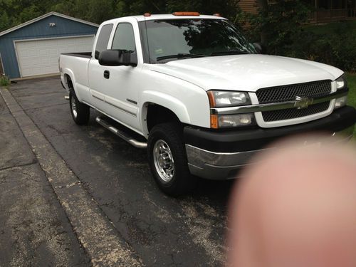 2003 silverado 2500 hd towing package, loaded with  options