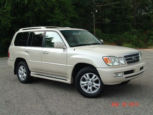 2004 lexus lx470, navigation, heated seats, 3rd row seats, rear camera, l@@k!