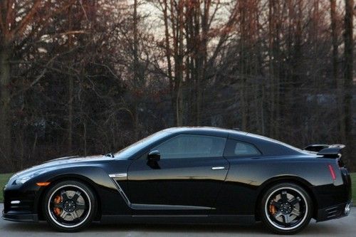 '12 gtr black edition, 670 original miles, perfect!