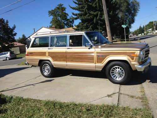 1990 jeep grand wagonneer  !!!!!!!!      90k   actual  miles