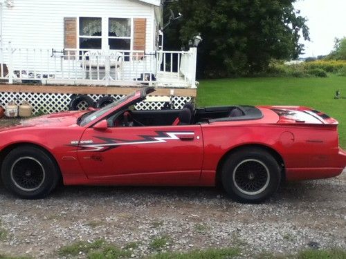 1991 pontiac firebird base convertible 2-door 5.0l