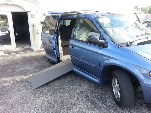 2007 dodge grand caravan automatic wheel chair handicap van only 3900 miles