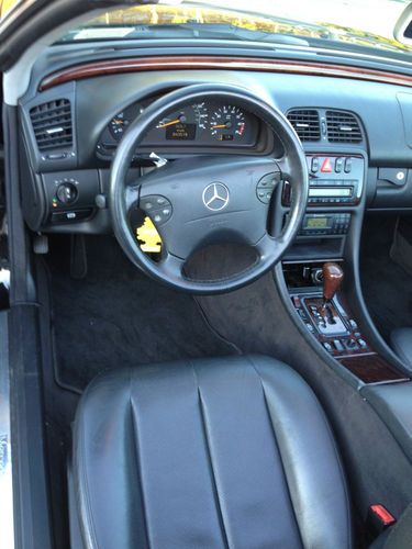 2001 Mercedes-Benz CLK320 Convertible black on black beauty with only 43,519 mi, image 5