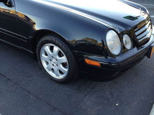 2001 Mercedes-Benz CLK320 Convertible black on black beauty with only 43,519 mi, image 10