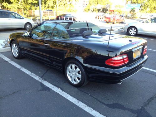 2001 Mercedes-Benz CLK320 Convertible black on black beauty with only 43,519 mi, image 11