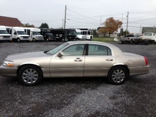 2003 lincoln town car signature sedan 4-door 4.6l