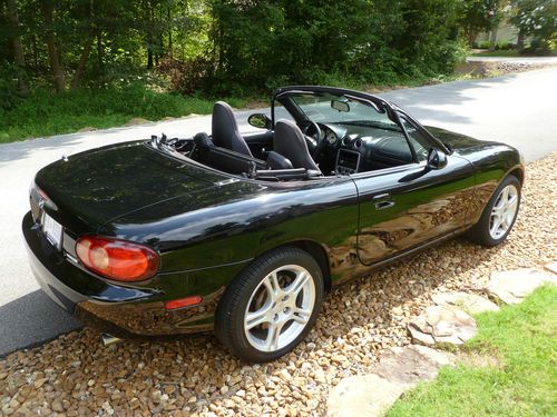 2004 mazda miata base convertible 2-door 1.8l