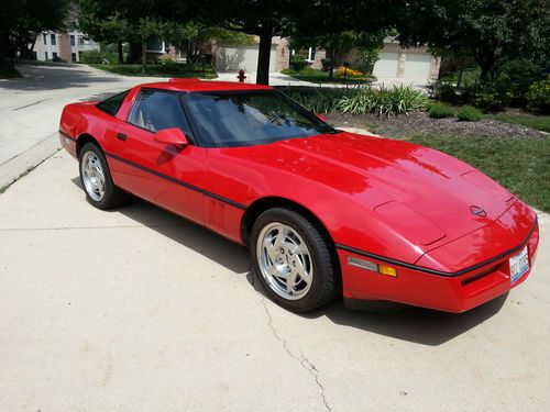 1990 chevrolet corvette base hatchback 2-door 5.7l