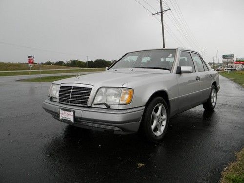 Mercedes benz e 320 sedan 6 cylinder sunroof leather alloy wheels new car trade