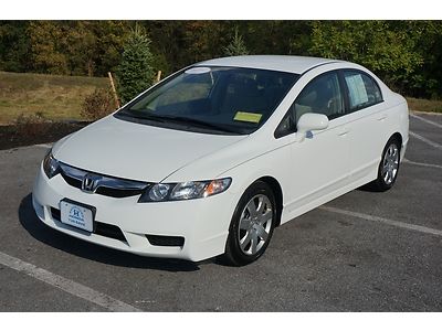 LX 61K HONDA CERTIFIED CD AUTO AUTO CLIMATE WHITE / TAN TRIP COMPUTER, image 17