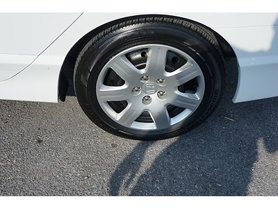 LX 61K HONDA CERTIFIED CD AUTO AUTO CLIMATE WHITE / TAN TRIP COMPUTER, image 25