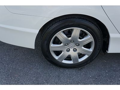 LX 61K HONDA CERTIFIED CD AUTO AUTO CLIMATE WHITE / TAN TRIP COMPUTER, image 26