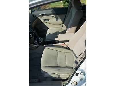 LX 61K HONDA CERTIFIED CD AUTO AUTO CLIMATE WHITE / TAN TRIP COMPUTER, image 35