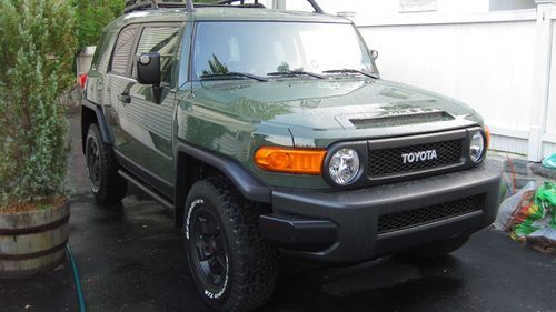 Rare 2011 toyota fj cruiser trail teams special edition only 23k miles!