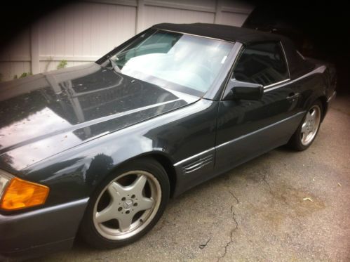 This vehicle is a classic 1990 mercedes 500 sl it&#039;s in good condition