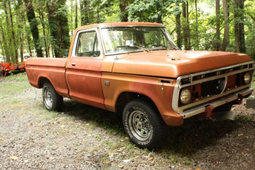 Classic 1976 ford f-100 puckup truck