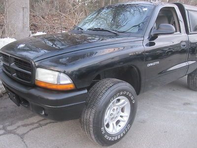 2001 dodge dakota 4x4 only91,902miles 3.9ltr 6cyl w/air high bid wins