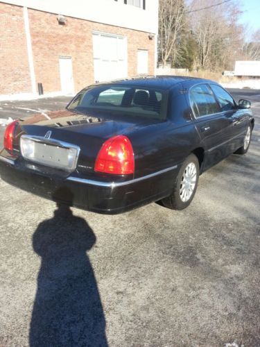 2007 Lincoln Town Car Signature BLACK/BLACK Limo Limousine Livery, image 2