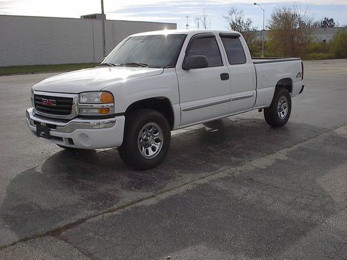 2005 gmc sierra ext cab 4 x 4