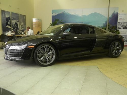 2014 audi r8 v10 plus coupe - s tronic - loaded!