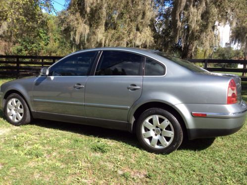 2005 volkswagen passat gls sedan 4-door 2.0l