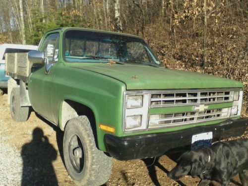 1985 chevy 1/2 ton 4x4 flatbed truck 305 v-8 auto trans