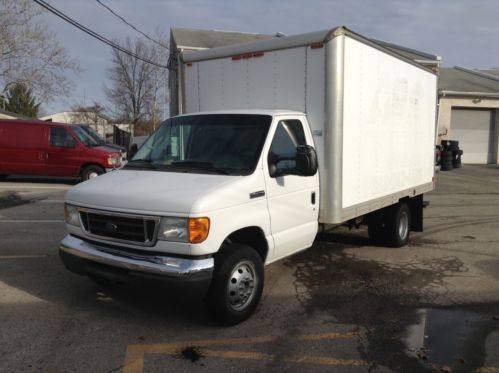 2006 e450 box diesel  61400k