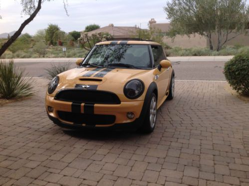 Almost New Mini Cooper S, Loaded with Options 9600 Mi. 33K list! *LOOK*, image 6