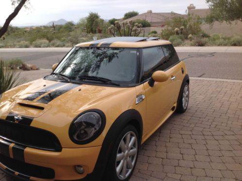 Almost New Mini Cooper S, Loaded with Options 9600 Mi. 33K list! *LOOK*, image 9