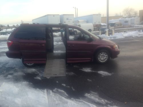 Van  wheelchair handicap dodge grand caravan 2002 side entry braun power ramp