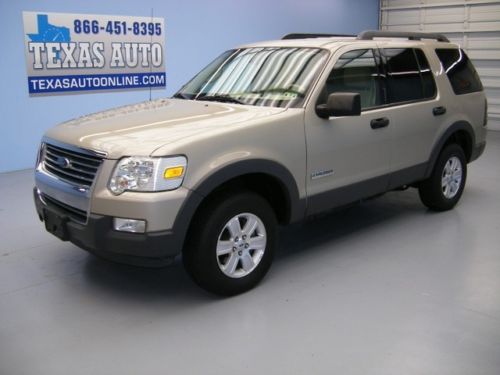 We finance!!!  2006 ford explorer xlt advancetrac rsc a/c tow cd 41k texas auto