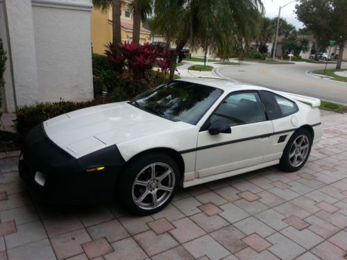 1988 pontiac fiero gt coupe 2-door 2.8l rare leather interior