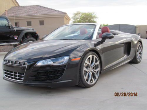 2012 audi r8 convertable 11500 mi.msrp $183,675 r-tronic full warranty,pearl blk