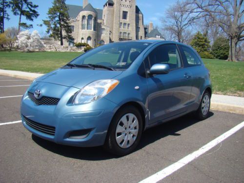 2011 toyota yaris 5 speed manual hatchback super low miles fuel saver no reserve