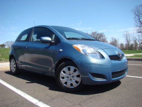 2011 TOYOTA YARIS 5 SPEED MANUAL HATCHBACK SUPER LOW MILES FUEL SAVER NO RESERVE, image 5