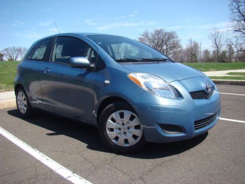 2011 TOYOTA YARIS 5 SPEED MANUAL HATCHBACK SUPER LOW MILES FUEL SAVER NO RESERVE, image 6