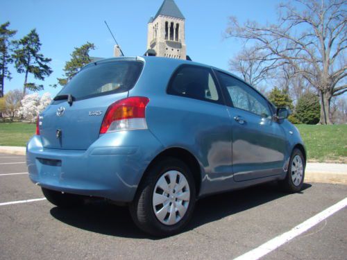 2011 TOYOTA YARIS 5 SPEED MANUAL HATCHBACK SUPER LOW MILES FUEL SAVER NO RESERVE, image 11