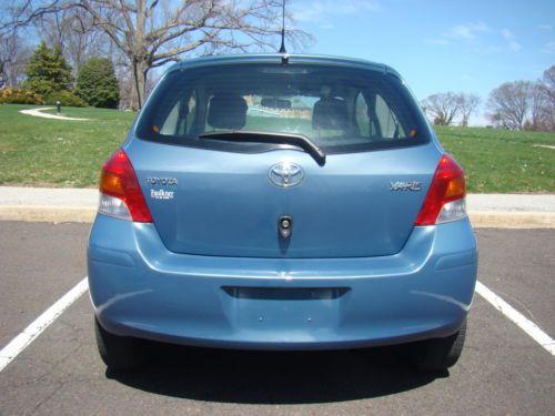 2011 TOYOTA YARIS 5 SPEED MANUAL HATCHBACK SUPER LOW MILES FUEL SAVER NO RESERVE, image 14