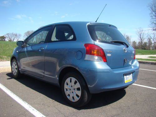 2011 TOYOTA YARIS 5 SPEED MANUAL HATCHBACK SUPER LOW MILES FUEL SAVER NO RESERVE, image 16