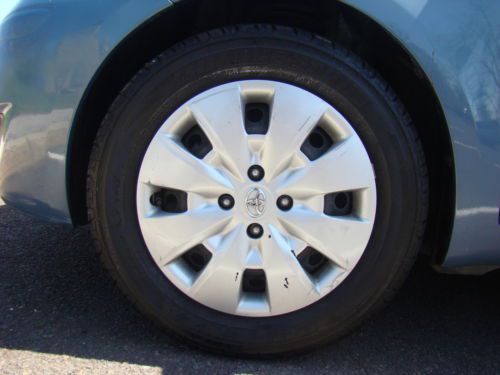 2011 TOYOTA YARIS 5 SPEED MANUAL HATCHBACK SUPER LOW MILES FUEL SAVER NO RESERVE, image 19