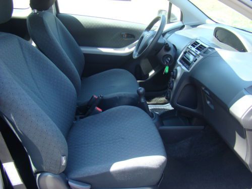 2011 TOYOTA YARIS 5 SPEED MANUAL HATCHBACK SUPER LOW MILES FUEL SAVER NO RESERVE, image 23
