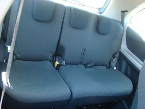 2011 TOYOTA YARIS 5 SPEED MANUAL HATCHBACK SUPER LOW MILES FUEL SAVER NO RESERVE, image 24