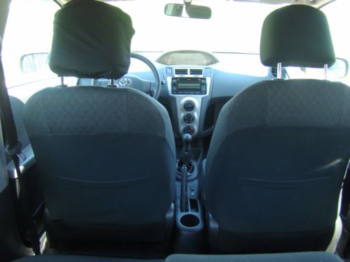 2011 TOYOTA YARIS 5 SPEED MANUAL HATCHBACK SUPER LOW MILES FUEL SAVER NO RESERVE, image 26