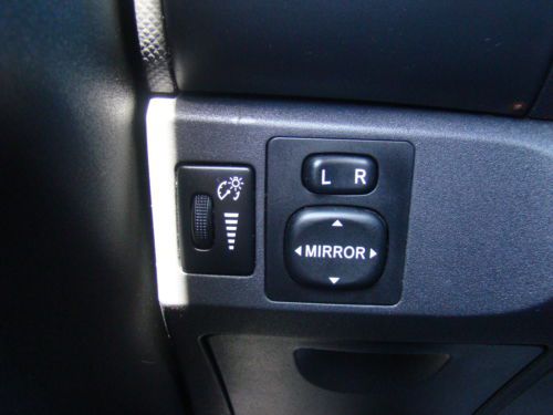 2011 TOYOTA YARIS 5 SPEED MANUAL HATCHBACK SUPER LOW MILES FUEL SAVER NO RESERVE, image 34