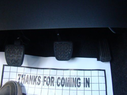 2011 TOYOTA YARIS 5 SPEED MANUAL HATCHBACK SUPER LOW MILES FUEL SAVER NO RESERVE, image 39